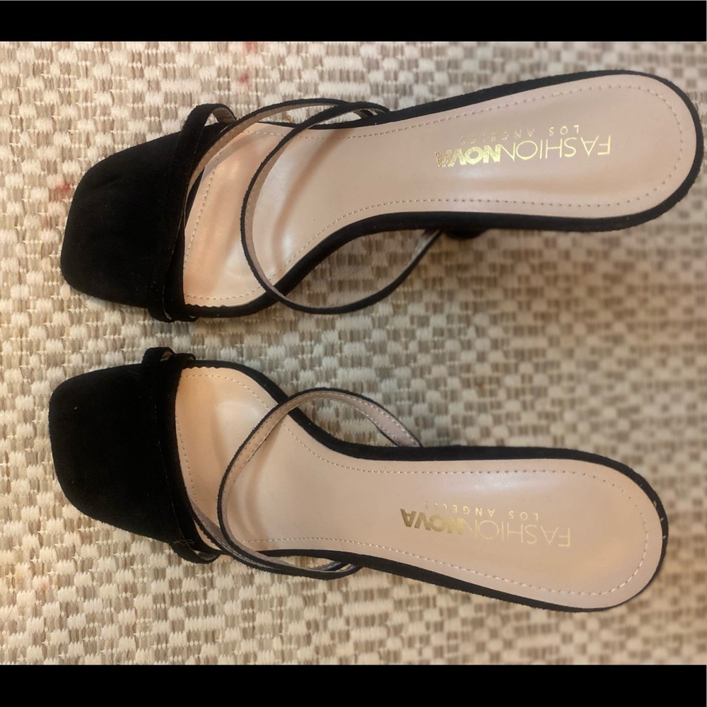 Akira black heels 👠